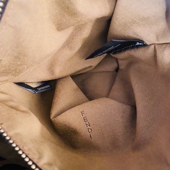 Gorgeous FENDI Leopard Logo Handbag - Picture 8 of 10